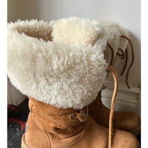 Ugg Boots with laces